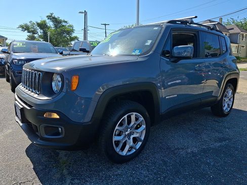 Used 2016 Jeep Renegade Latitude w/ Safety & Security Group AWD/4WD image 3