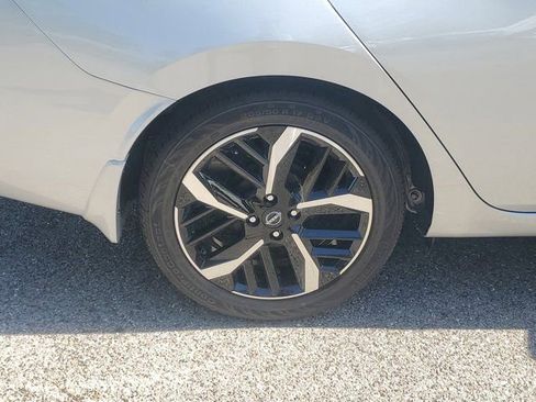 New 2025 Nissan Versa SR w/ Trunk Package image 3