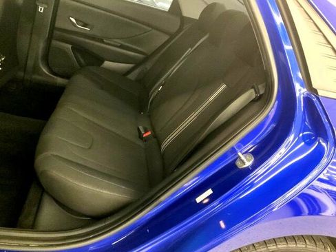 Used 2023 Hyundai Elantra SEL image 12