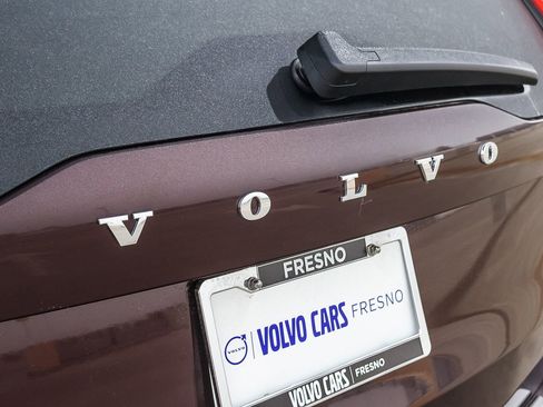 Used 2025 Volvo XC90 B6 Core w/ Climate Package image 13