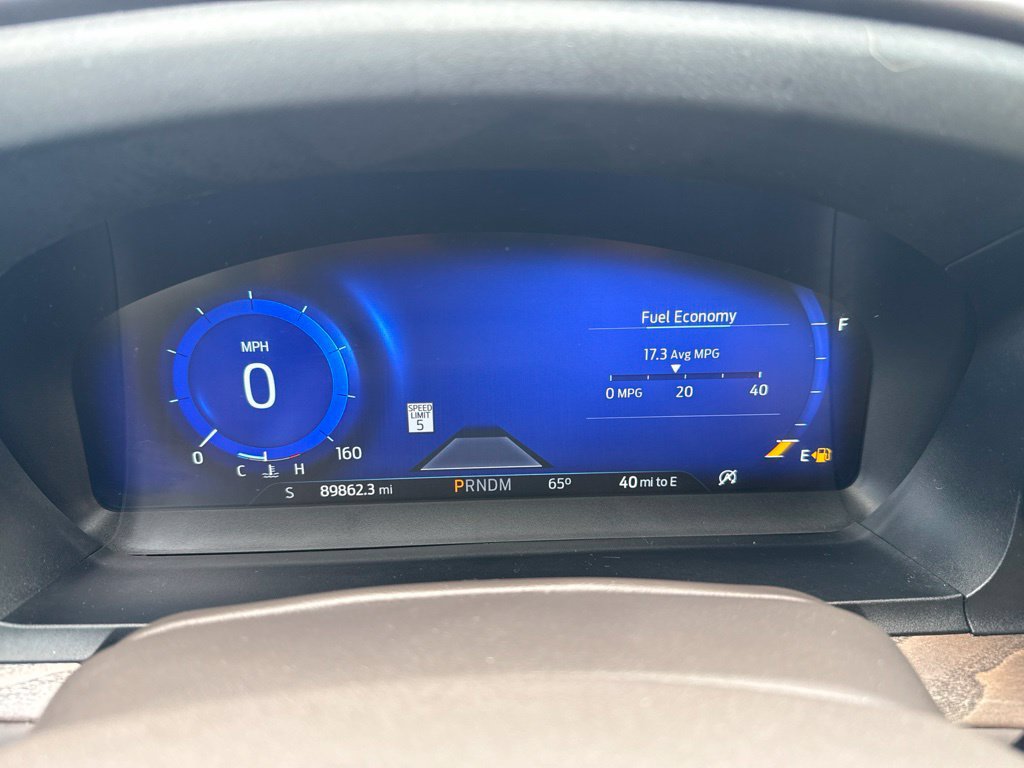 Used 2020 Ford Explorer Platinum w/ Premium Technology Package AWD/4WD image 12