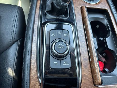 Used 2021 Nissan Armada SL w/ Captain's Chairs Package AWD/4WD image 49
