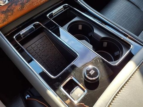 New 2025 Lincoln Aviator Black Label AWD/4WD image 9