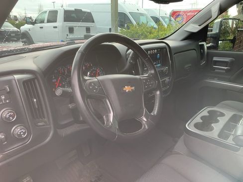 Used 2018 Chevrolet Silverado 1500 LT w/ All Star Edition image 13