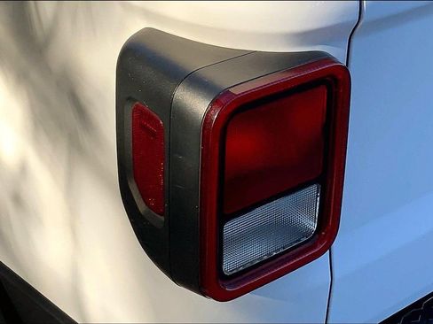 Used 2020 Jeep Gladiator Sport w/ Quick Order Package 24S AWD/4WD image 22