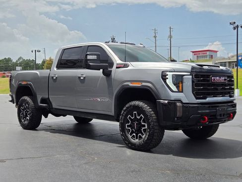 Used 2024 GMC Sierra 2500 AT4X AWD/4WD image 7