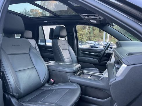 Used 2021 GMC Yukon Denali w/ Denali Premium Package AWD/4WD image 37