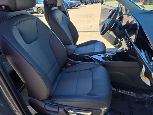 New 2025 Kia Niro Wind image 10