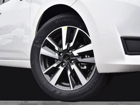 New 2025 Nissan Versa SV image 3