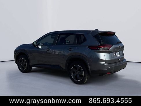 Used 2025 Nissan Rogue SV image 5