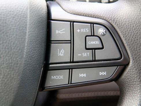 New 2026 Toyota Sienna LE FWD image 12