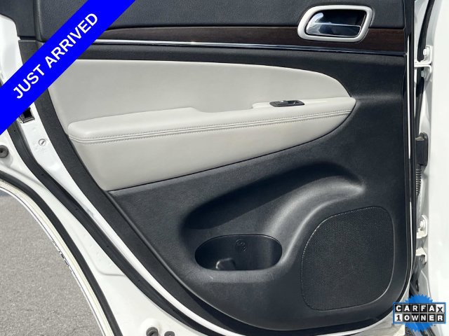 Used 2018 Jeep Grand Cherokee Limited AWD/4WD image 19
