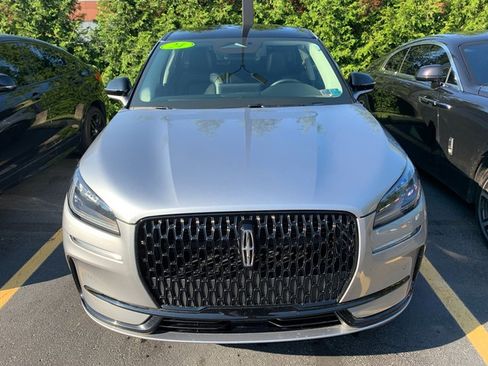 Used 2024 Lincoln Corsair AWD w/ Equipment Group 101A image 3
