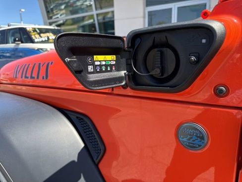 Used 2023 Jeep Wrangler Unlimited w/ Convenience Group AWD/4WD image 31