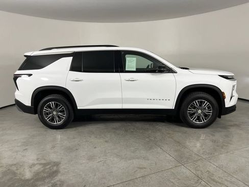 Certified 2024 Chevrolet Traverse LT w/ Enhanced Driving Package AWD/4WD image 9