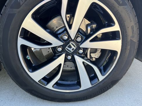 Used 2018 Honda Odyssey Elite image 11