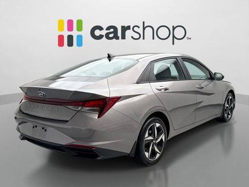 Used 2023 Hyundai Elantra SEL w/ Convenience Package FWD image 5