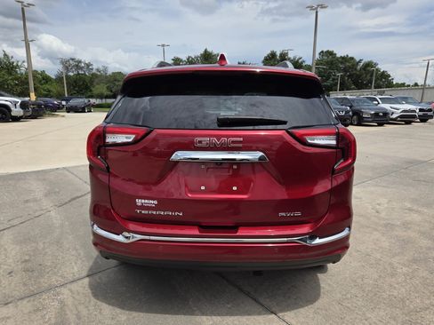 Used 2024 GMC Terrain Denali w/ Denali Premium Package AWD/4WD image 8