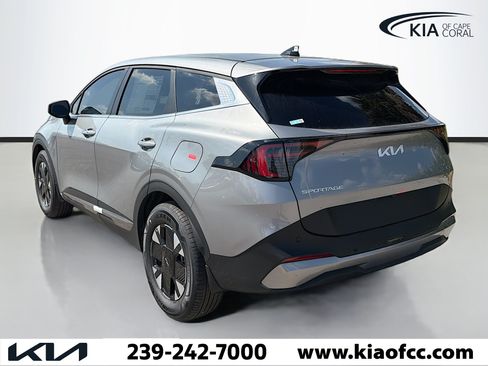 New 2026 Kia Sportage LX FWD image 4