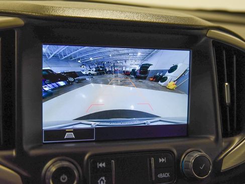 Used 2024 GMC Terrain SLT image 22