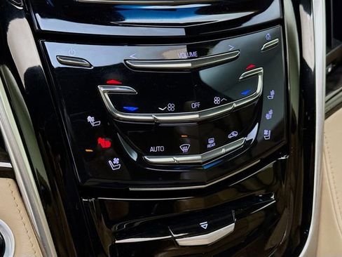 Used 2019 Cadillac Escalade Platinum image 18