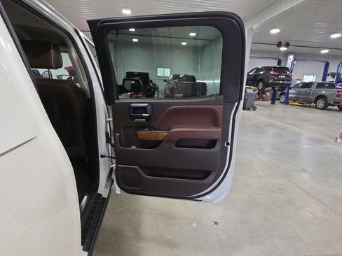 Used 2014 Chevrolet Silverado 1500 High Country w/ High Country Premium Package AWD/4WD image 27