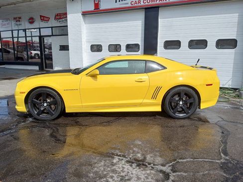 Used 2010 Chevrolet Camaro SS w/ LPO, Ground Effects Package RWD image 3