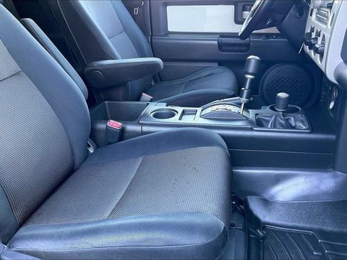 Used 2010 Toyota FJ Cruiser 4WD image 21