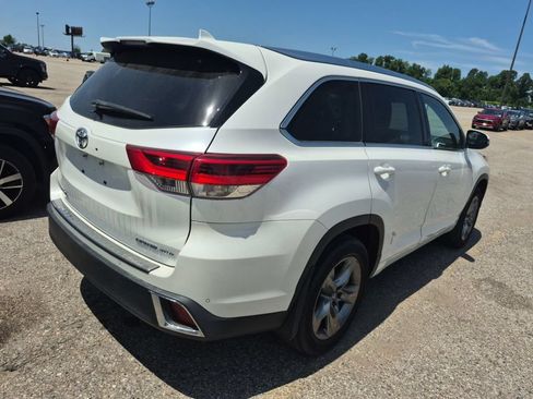 Used 2017 Toyota Highlander Limited AWD/4WD image 3