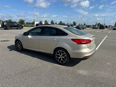 Used 2017 Ford Focus SEL FWD image 8