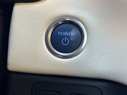 Used 2024 Toyota Tundra Capstone AWD/4WD image 16