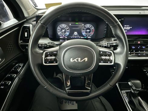 Certified 2023 Kia Sorento SX AWD/4WD image 11
