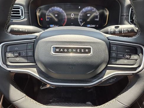 Used 2024 Jeep Wagoneer L Series II RWD image 30