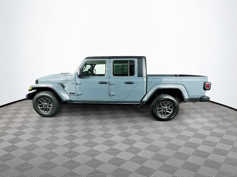 Certified 2025 Jeep Gladiator Sport AWD/4WD image 7