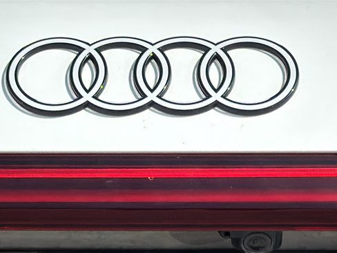 Used 2025 Audi Q5 Premium Plus w/ Premium Plus AWD/4WD image 14