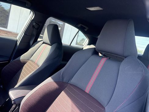 Used 2023 Toyota Corolla SE image 3