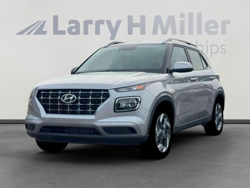 New 2026 Hyundai Venue SEL FWD image 1