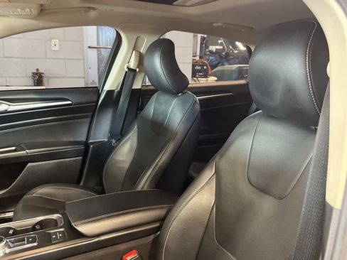 Used 2019 Ford Fusion Titanium image 15