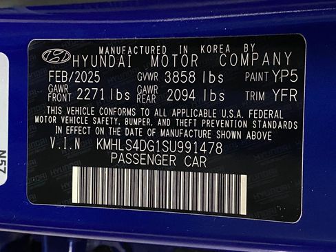 Certified 2025 Hyundai Elantra SEL FWD image 34