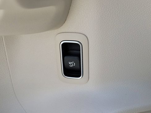 Certified 2022 Mercedes-Benz GLB 250 image 28