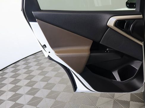 Used 2025 BMW X3 xDrive30i w/ Premium Package image 13