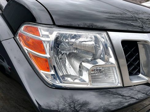 Used 2018 Nissan Frontier PRO-4X image 32