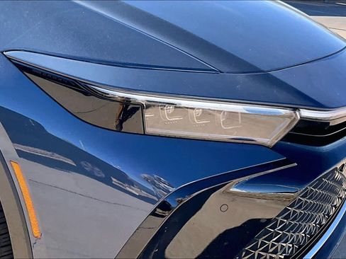 Used 2025 Toyota Crown Limited image 27