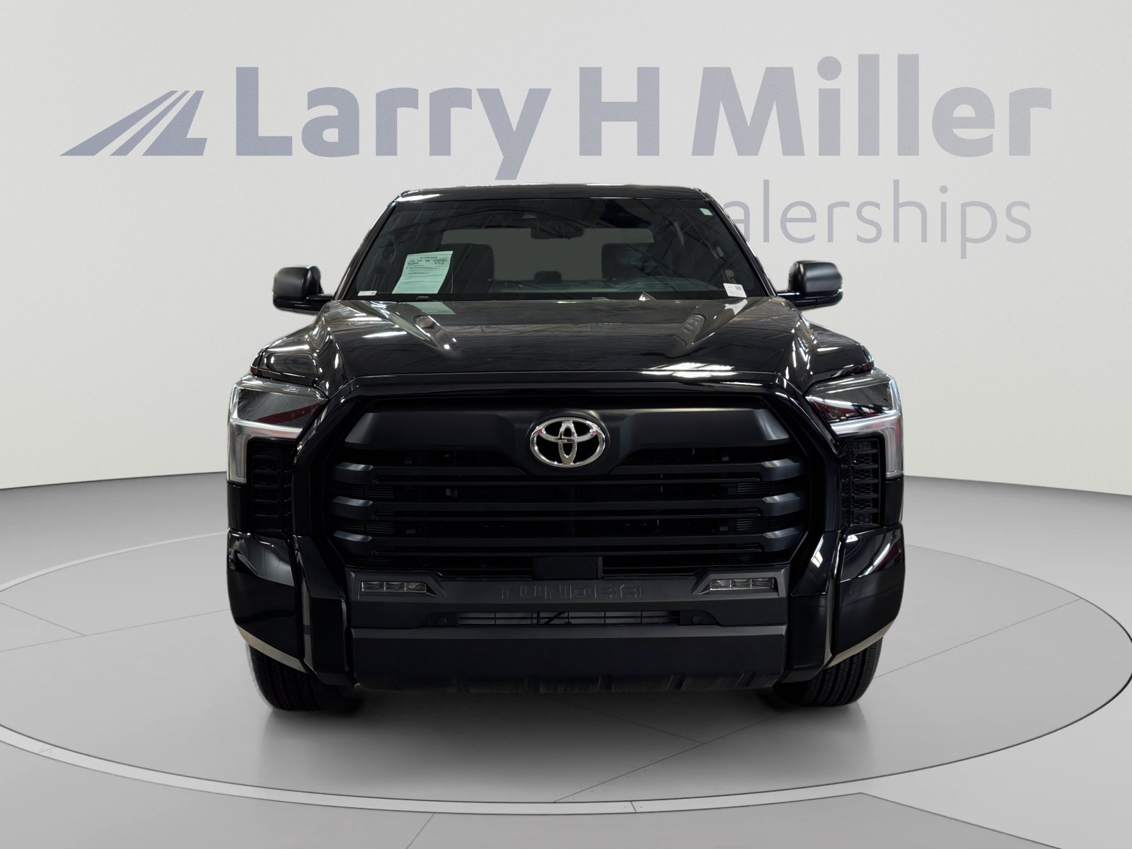 Used 2026 Toyota Tundra SR5 w/ SR5 Convenience Package AWD/4WD image 8