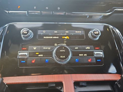 Used 2024 Lincoln Navigator Reserve image 22