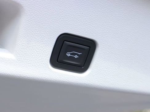 New 2026 GMC Acadia Denali w/ Super Cruise Package FWD image 25