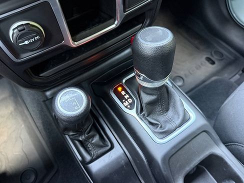 Used 2023 Jeep Wrangler Unlimited Sport AWD/4WD image 23