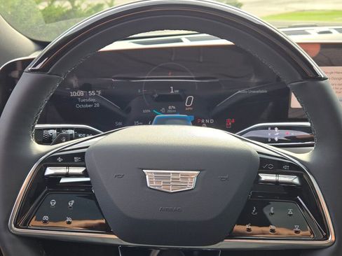 New 2026 Cadillac Lyriq Premium Luxury image 32