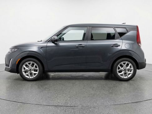 Used 2025 Kia Soul LX w/ LX Technology Package image 5