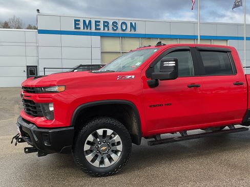 Certified 2024 Chevrolet Silverado 2500 Custom w/ Custom Value Package image 3